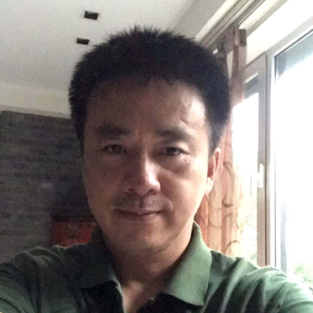 自信凝眸篮球的照片
