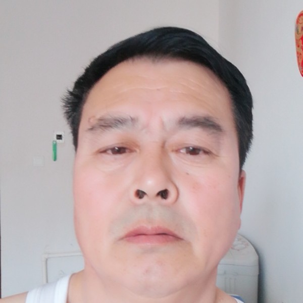 沉默闻香氛的照片