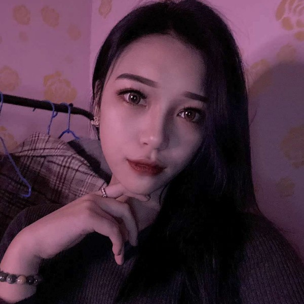 她是个美女的照片