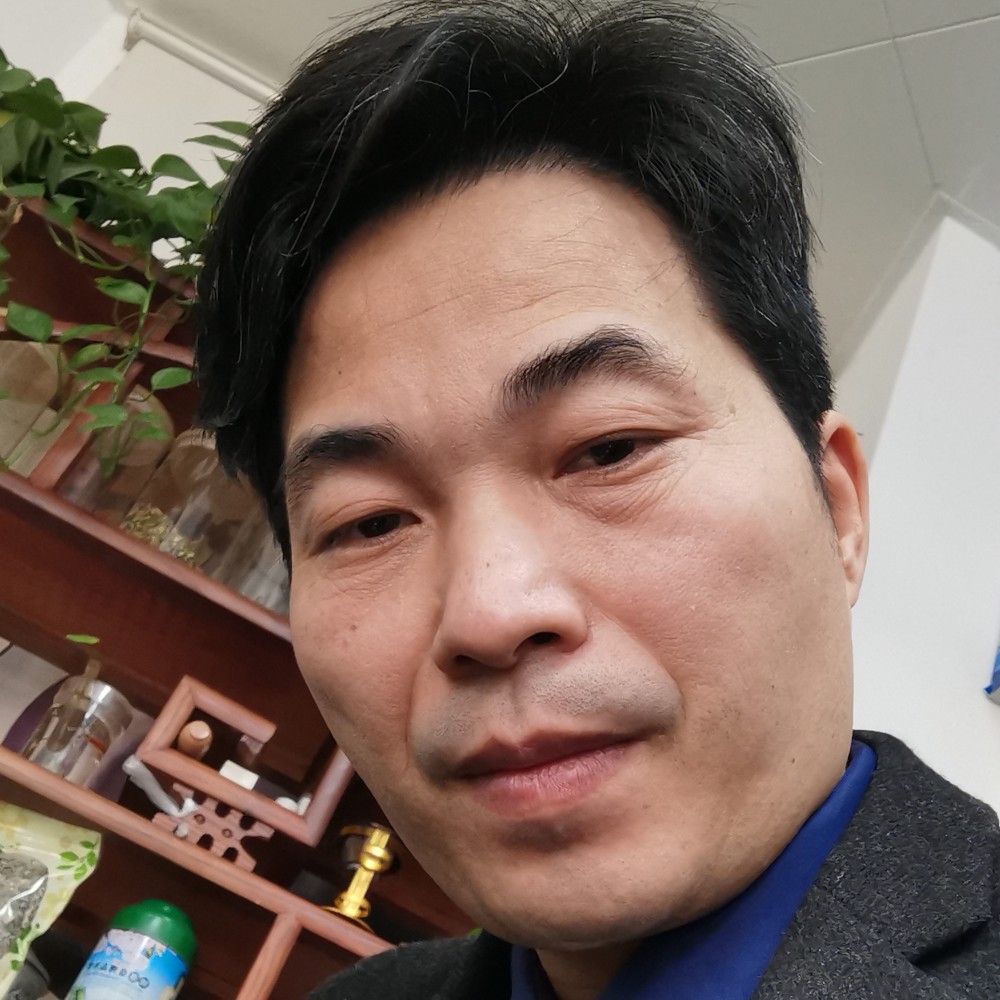 溪流笑会撒娇的照片