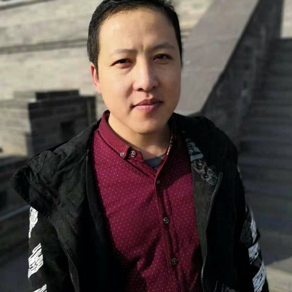 慈祥漫步轩辕的照片
