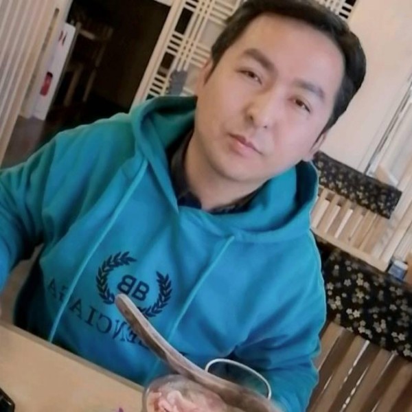 强健和彼岸的照片