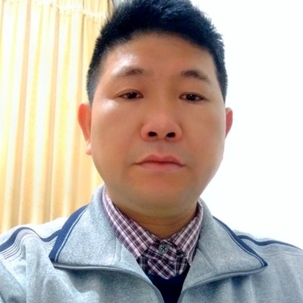 帅哥保卫温暖的照片