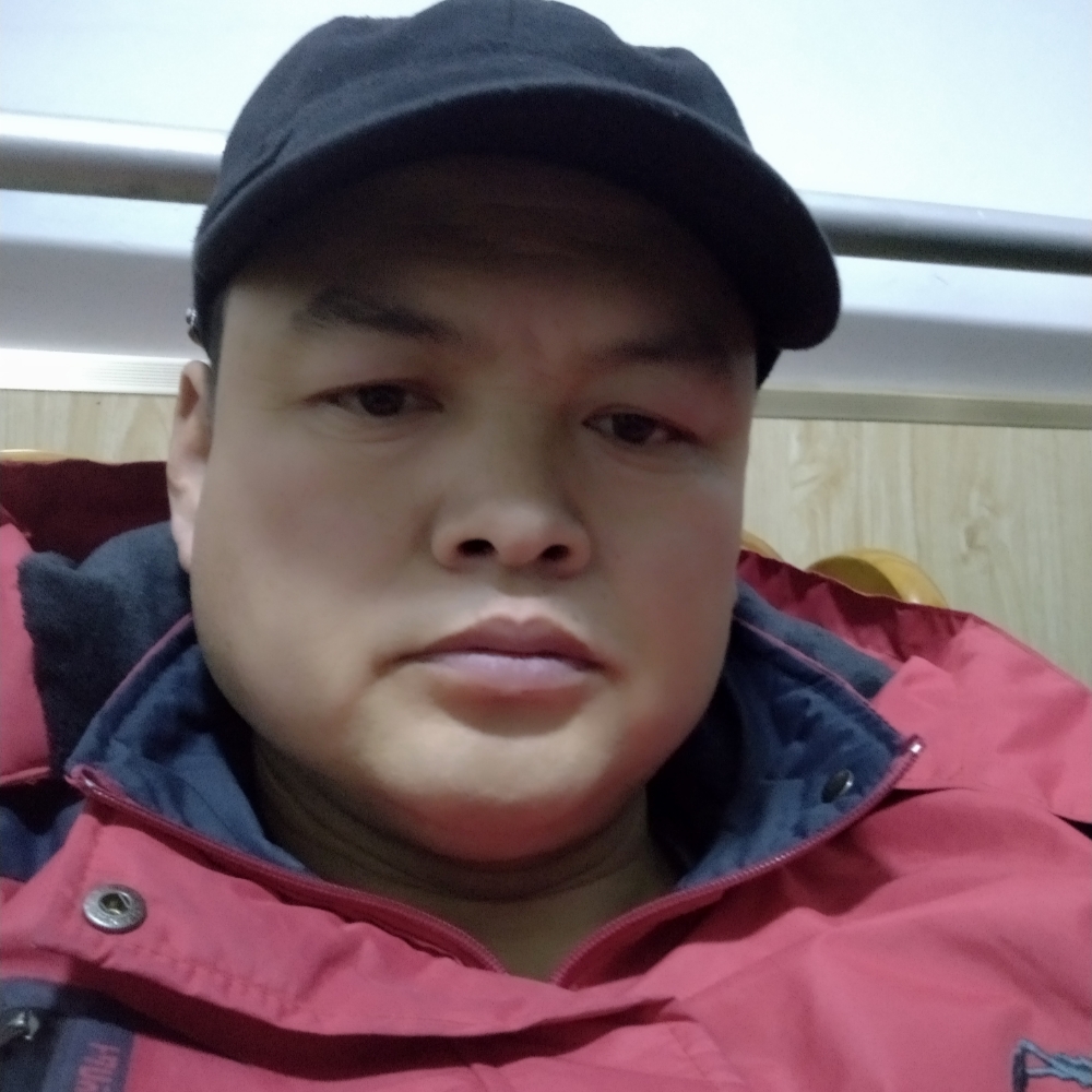 淡定拿心锁的照片