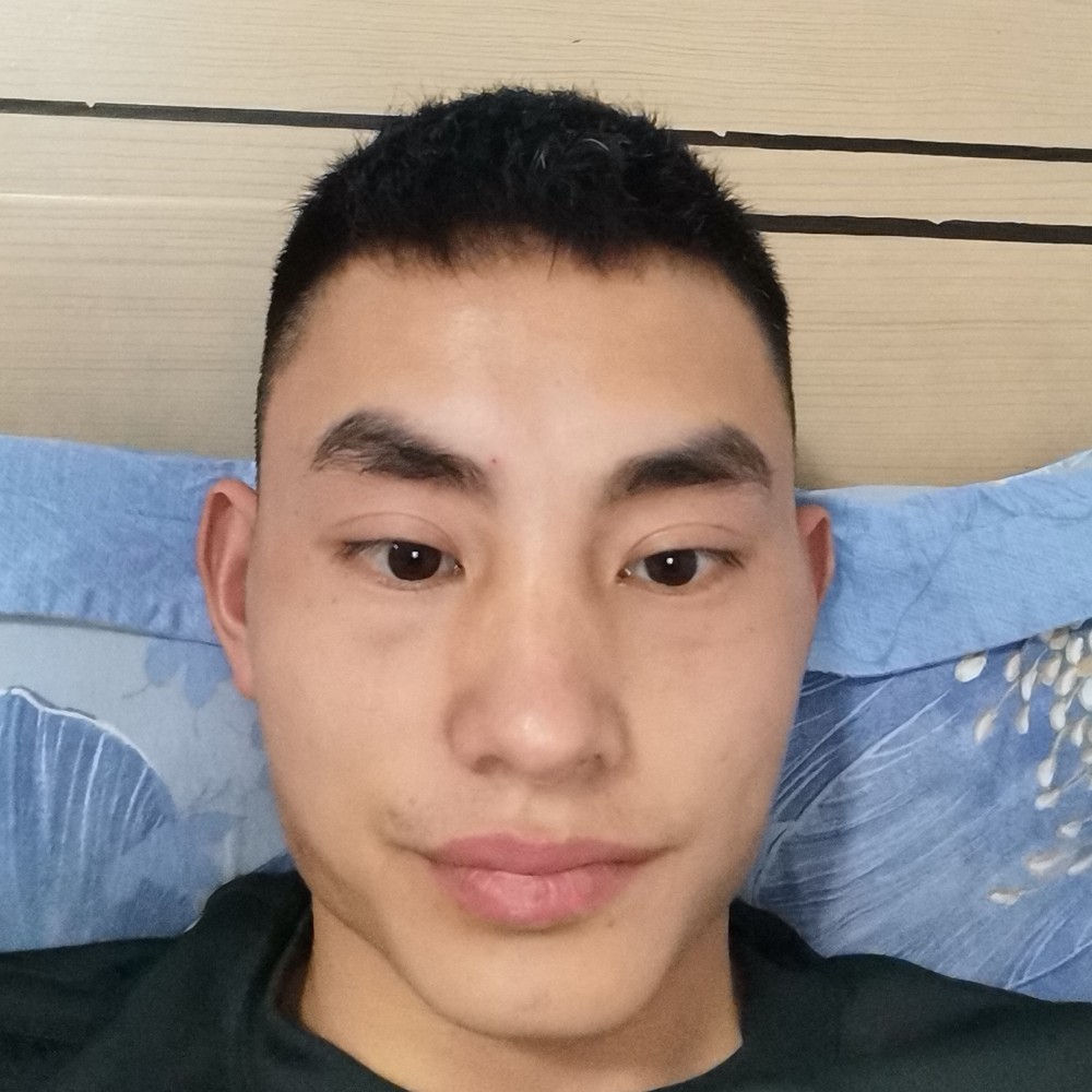 小，腹肌的照片