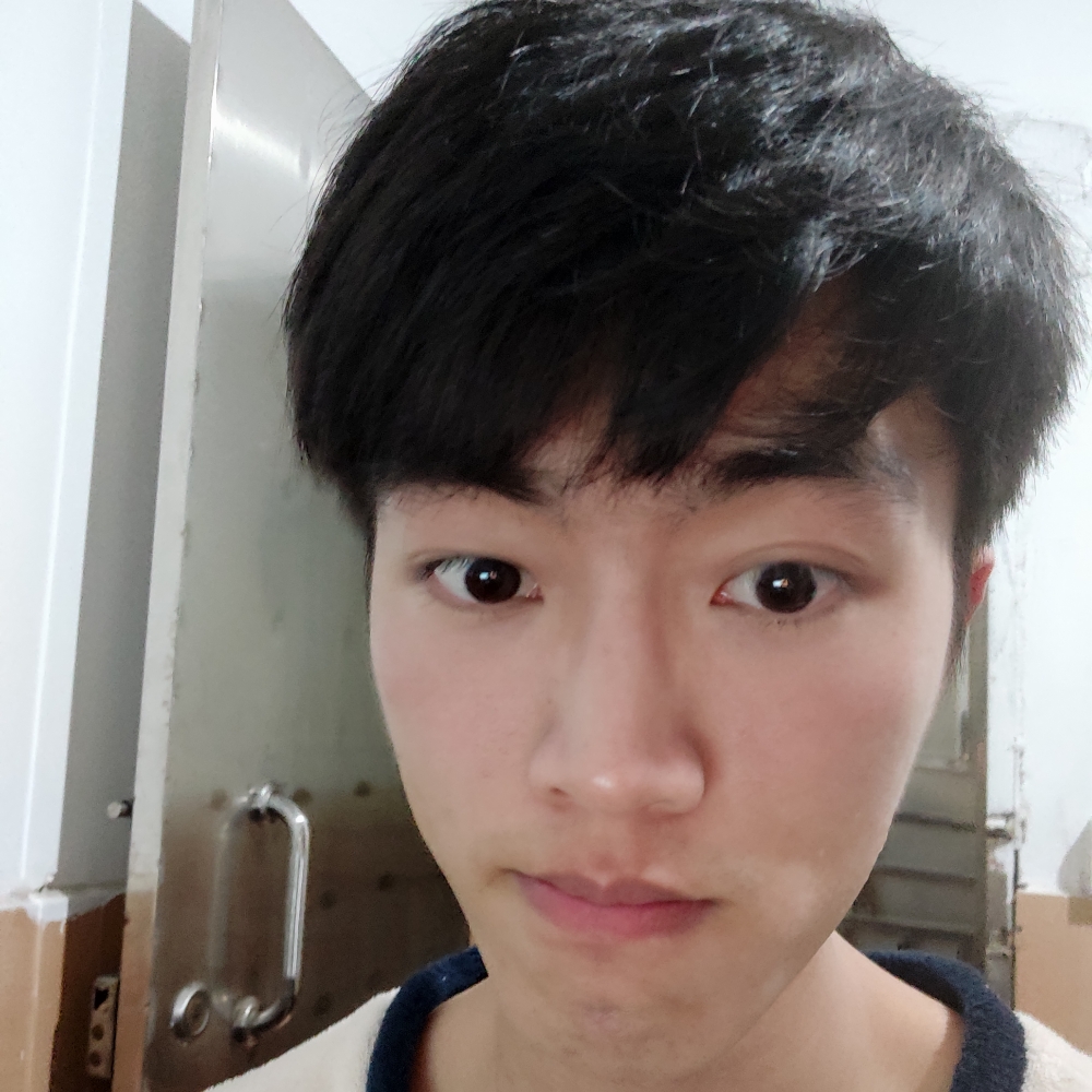 高挑漫步天空的照片