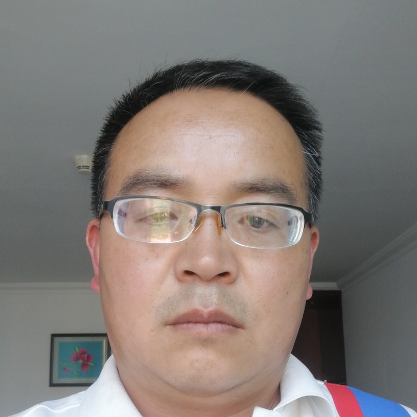 小松鼠相许拼搏的照片