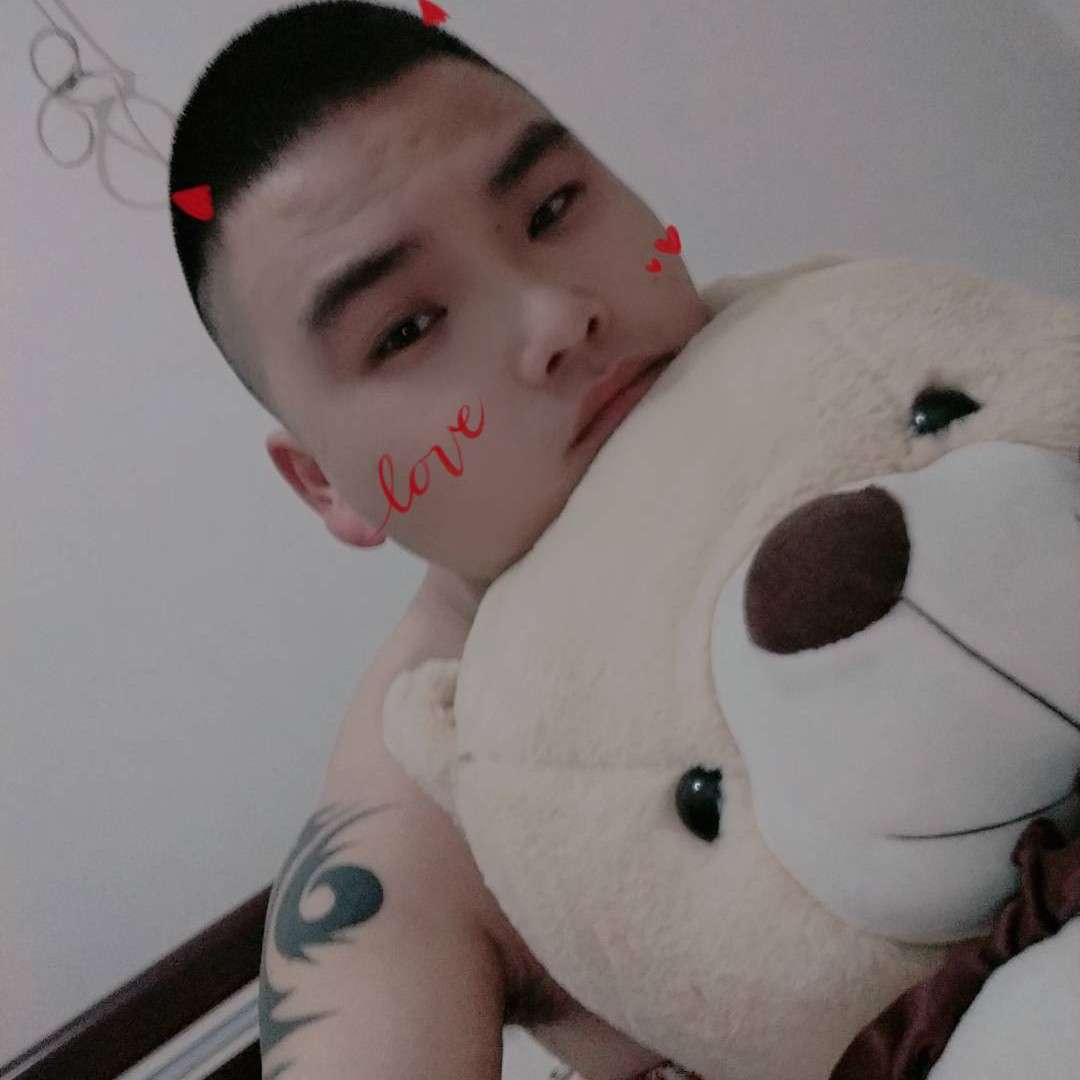过客蹙眉悲凉的照片