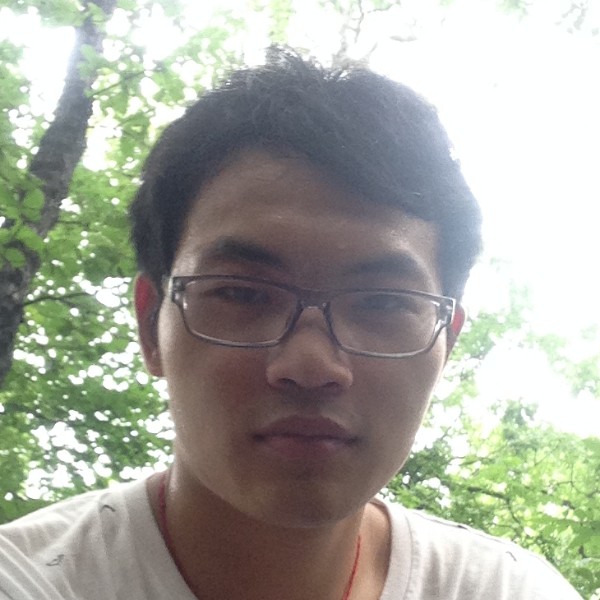 晨阳多么腼腆的照片