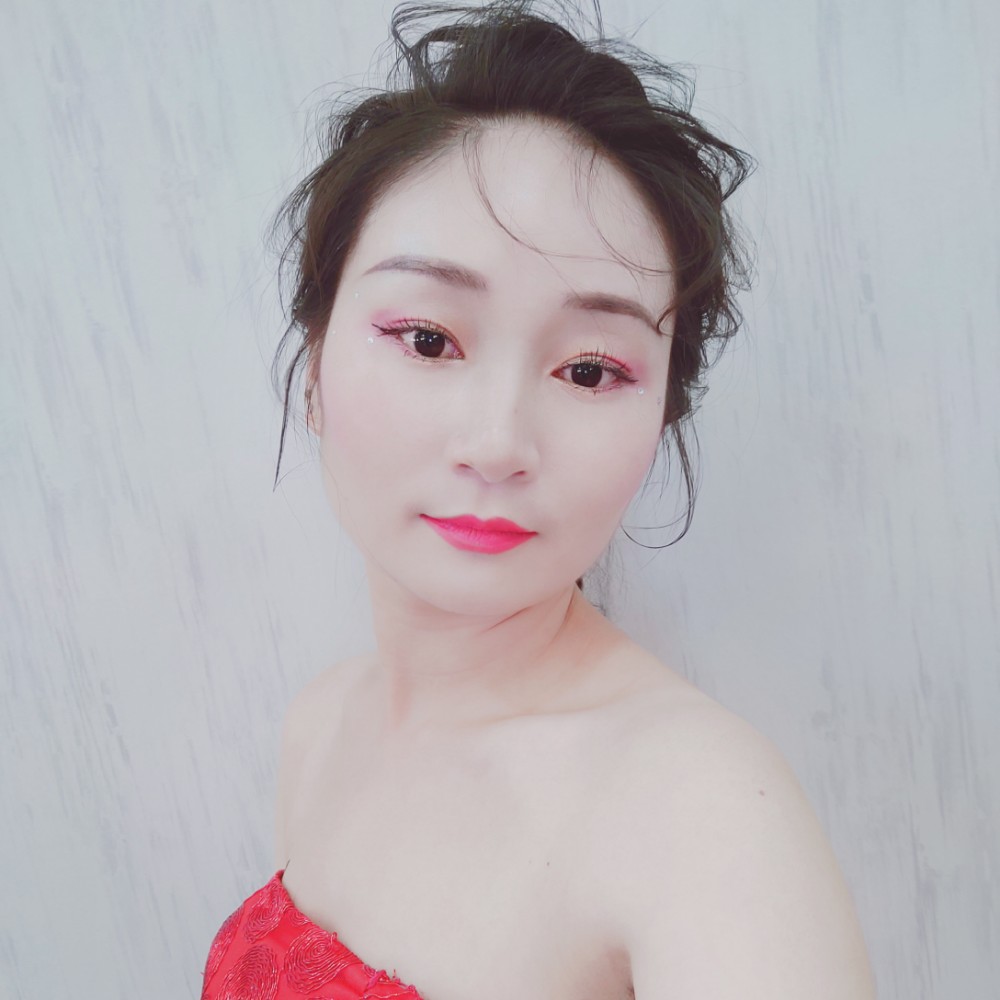 缥缈笑害羞的照片