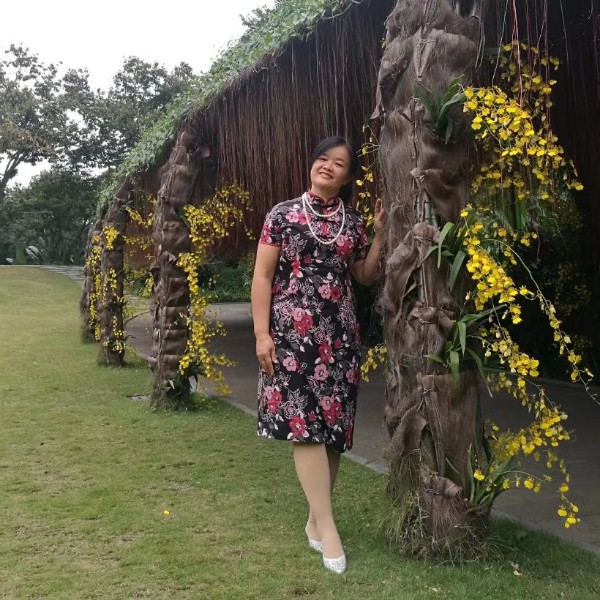 闪闪店员的照片