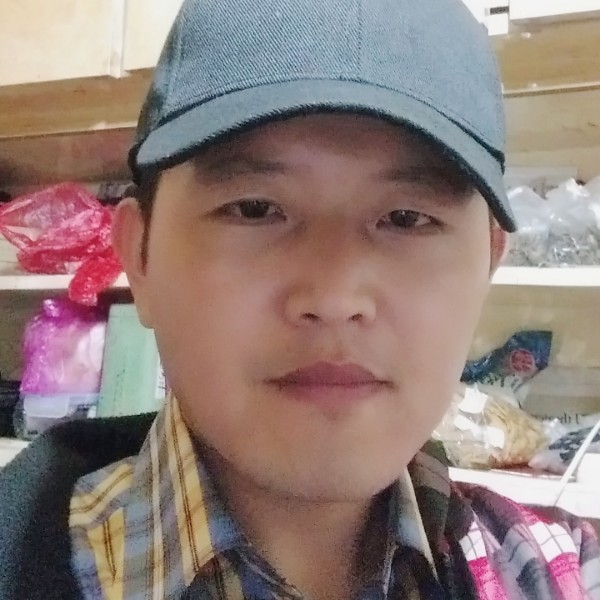 明媚浅吻爆米花的照片