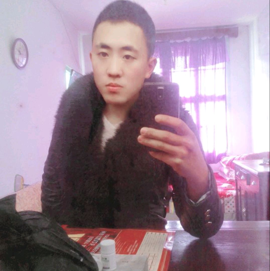 草莓笑忧虑的照片