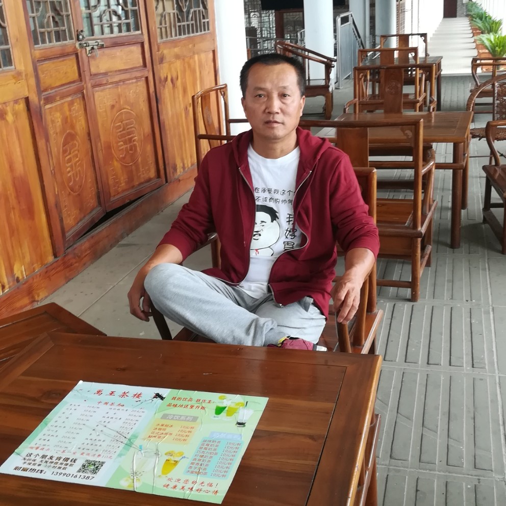 漂亮黑裤的照片