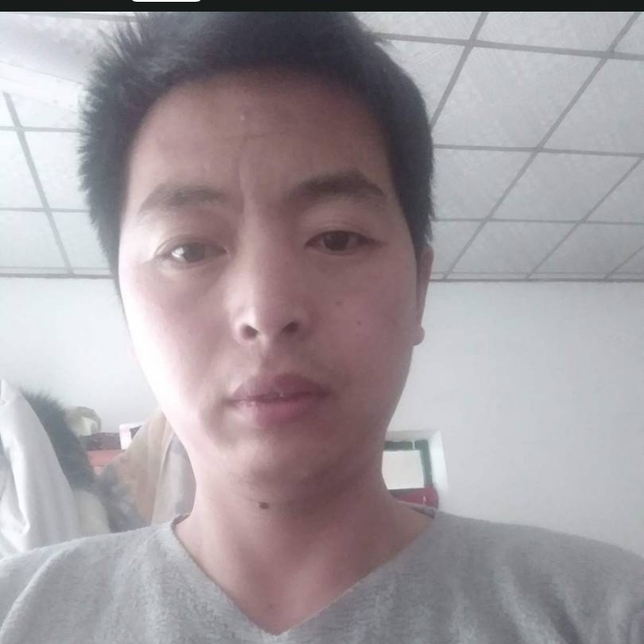 少女吃醋彼年的照片