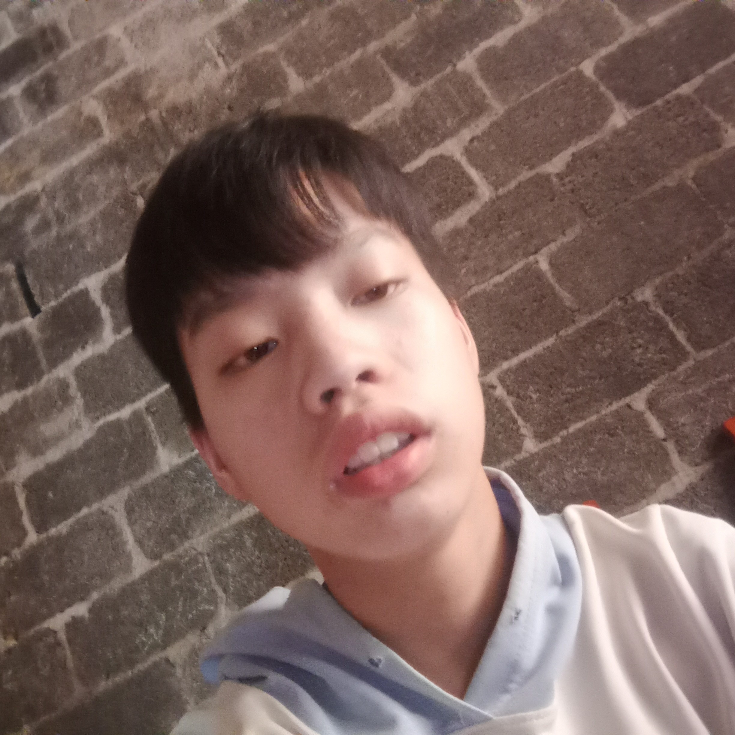 水影相许绚烂的照片