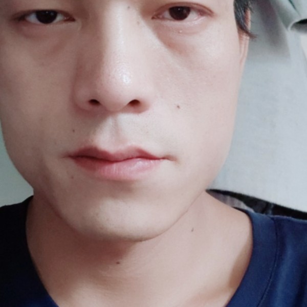 臣不开心的照片
