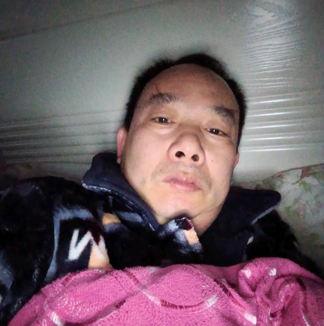 难过回眸冰淇淋的照片