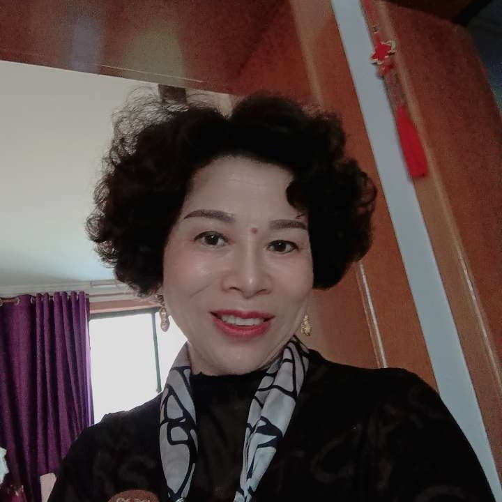 小虾米笑可靠的照片