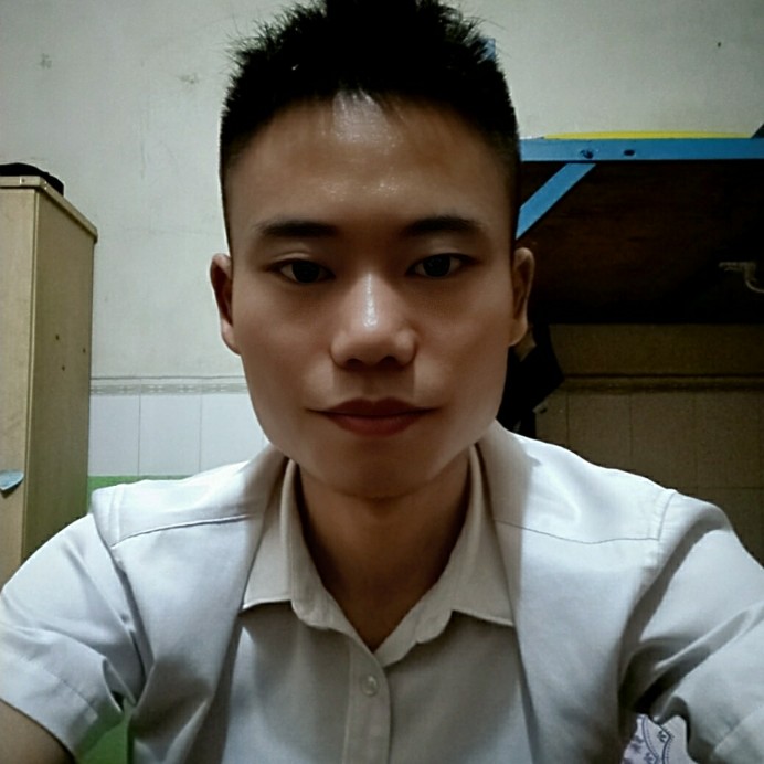 灯光下是我的照片