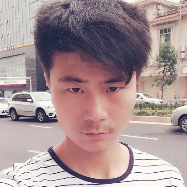 现实苦恋的照片