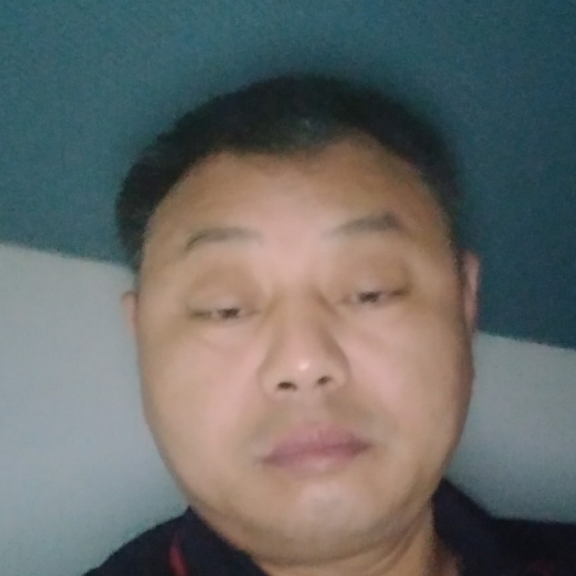 隐形拿短靴的照片