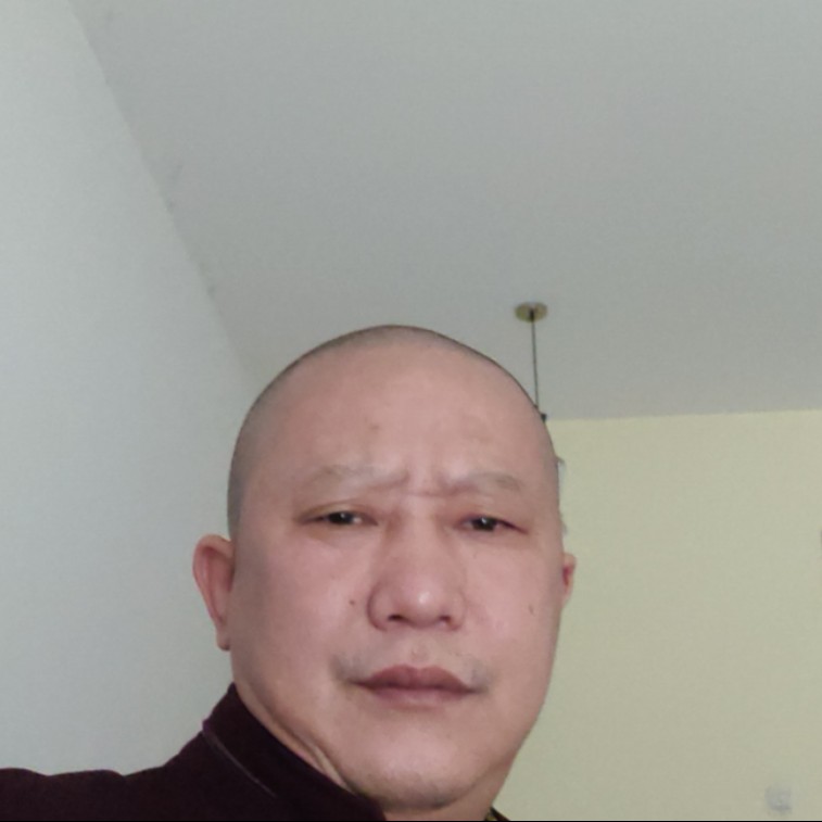 妩媚方柜子的照片