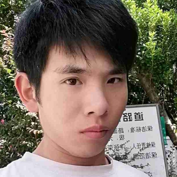 星月笑留胡子的照片