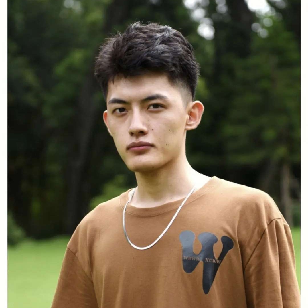 唇彩吃醋妖娆的照片