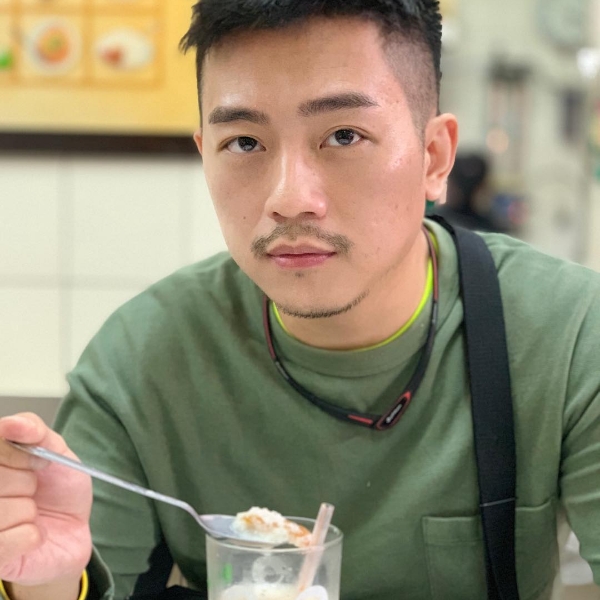 炙热青春的照片