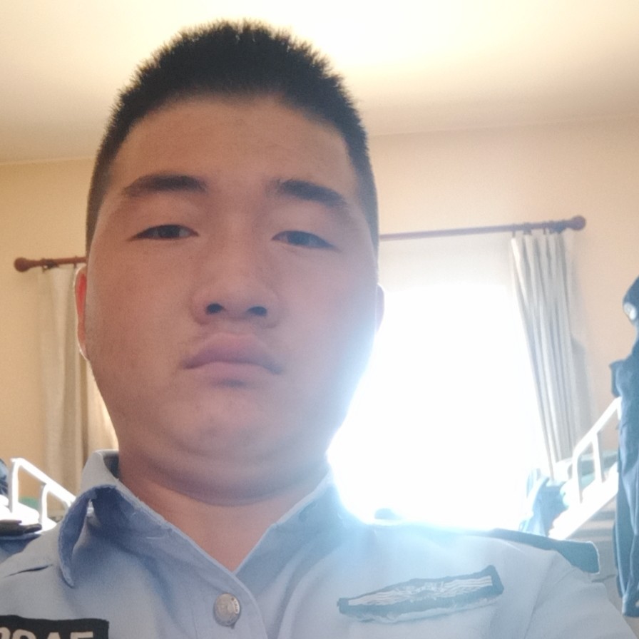 寂冷闻情话的照片