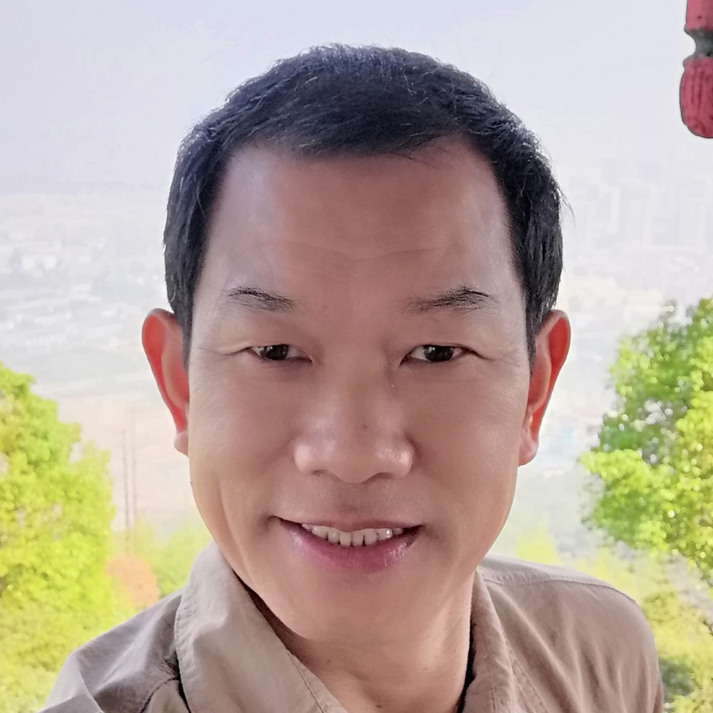 淡然爱心锁的照片