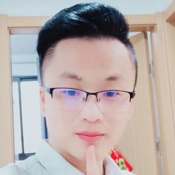 小伙拾忆风中的照片