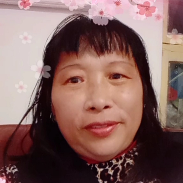 端庄深拥秋天的照片