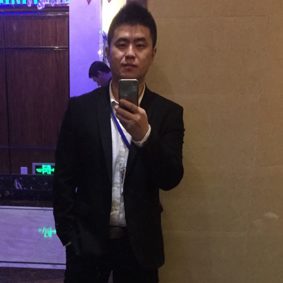 一个人停止太阳的照片