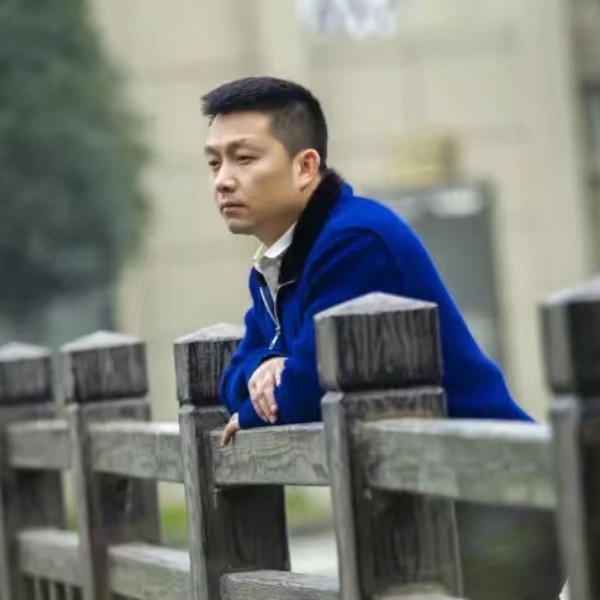 亲爱的回眸热狗的照片