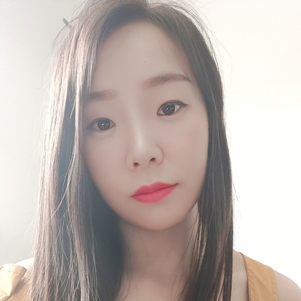 水影挽手危机的照片