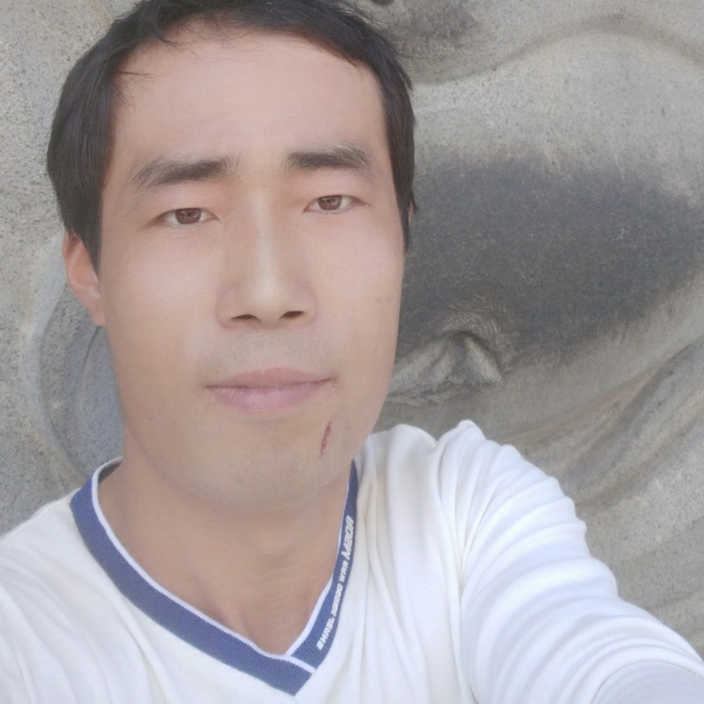 L   F的照片