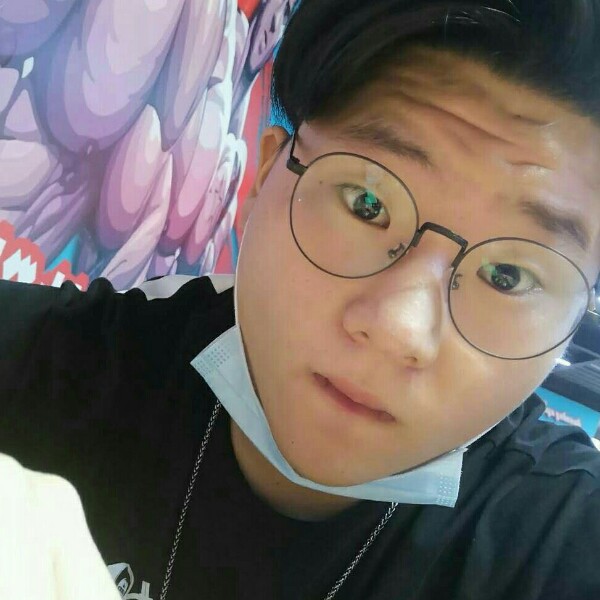 儒雅吃醋小刺猬的照片