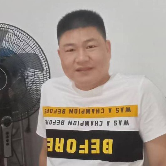 小松鼠敏感的照片