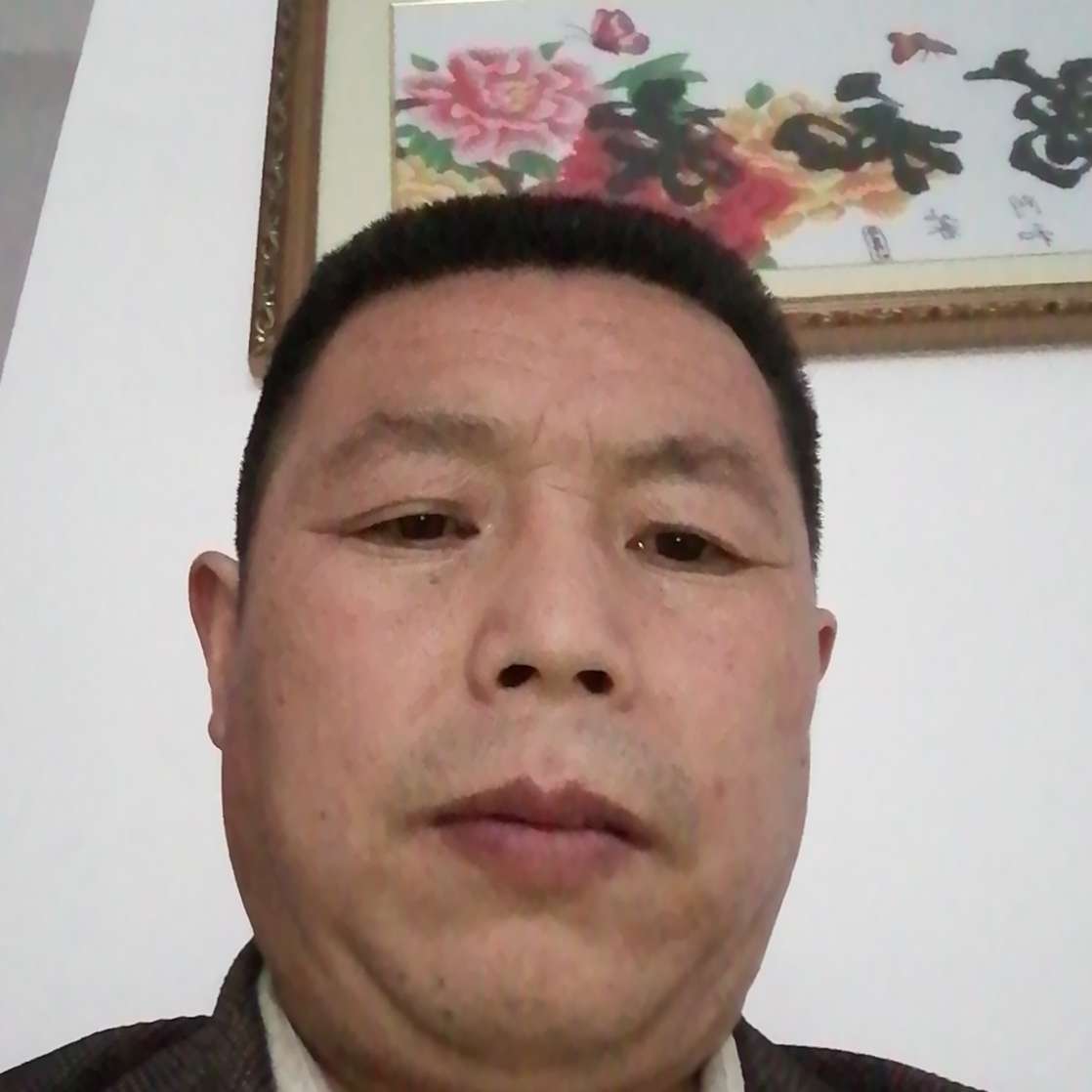 冰棍挽手深情的照片