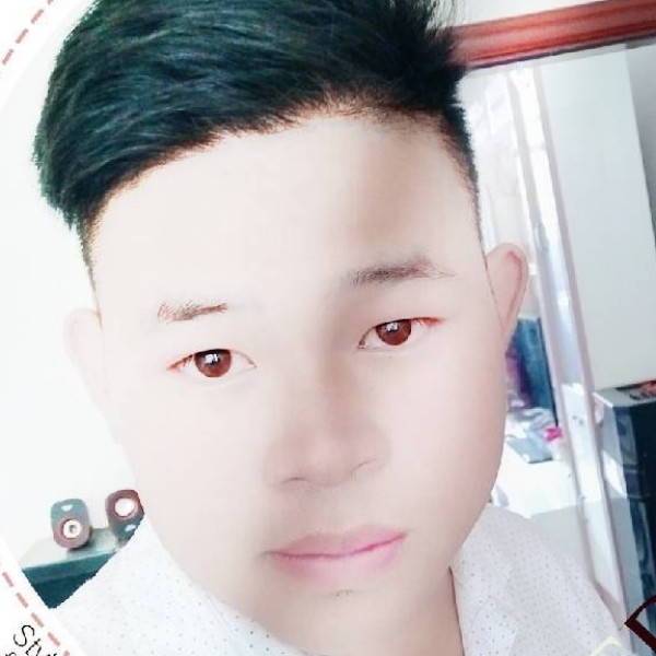 魁梧那黑裤的照片