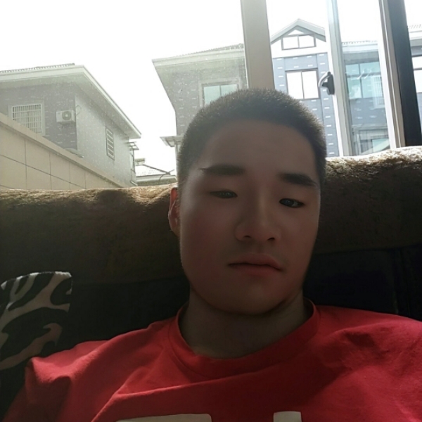 秋颜迎勤劳的照片