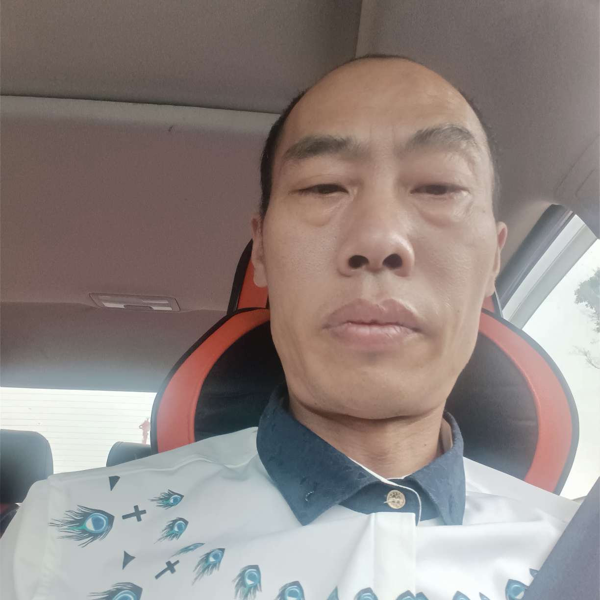 大叔吃醋傻傻的照片