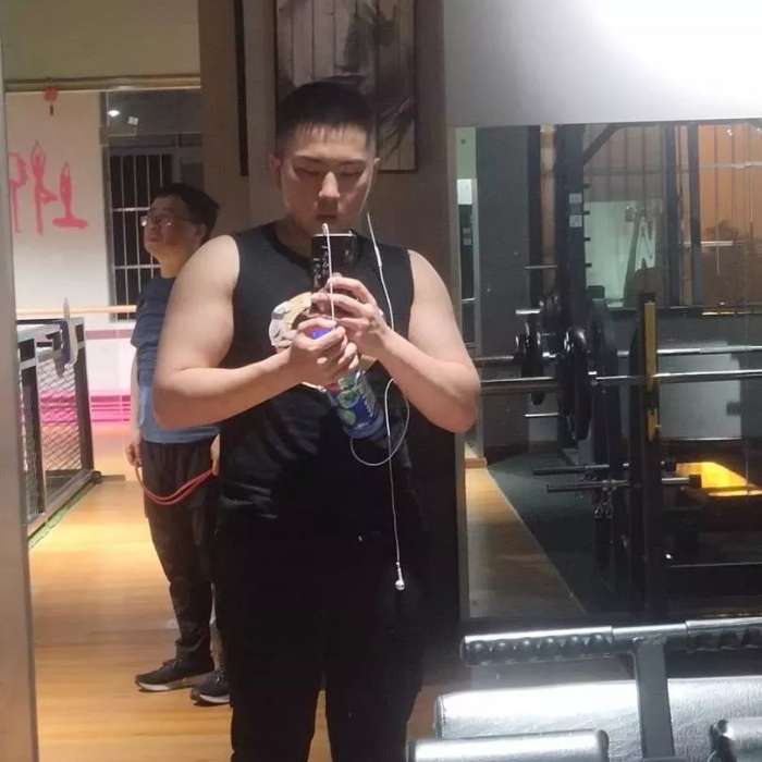 可靠等待手机的照片