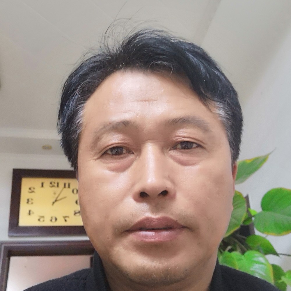 无情挽手大侠的照片