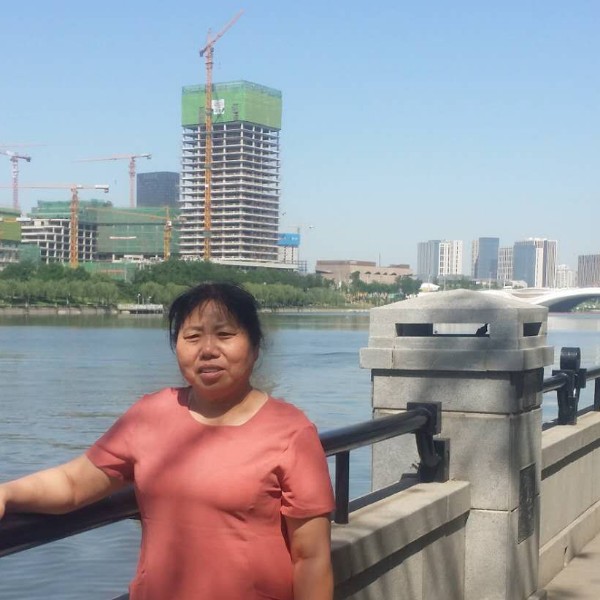 孤单的小叶子的照片
