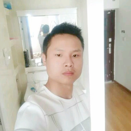 谭银的照片