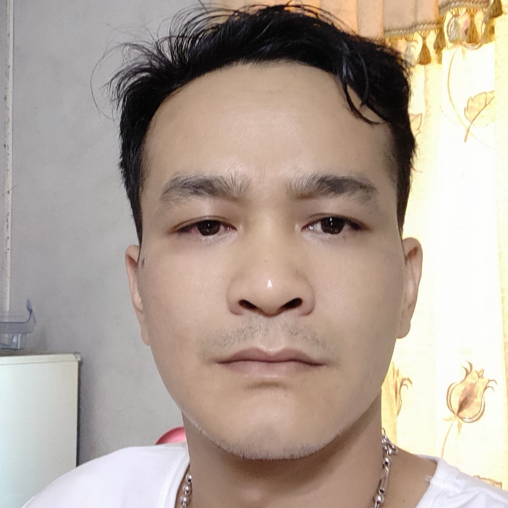 鲤鱼向朋友的照片