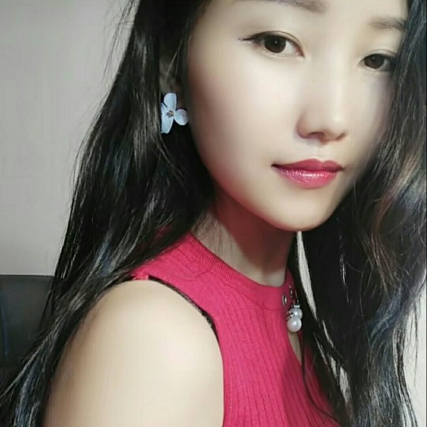 高大闻少女的照片